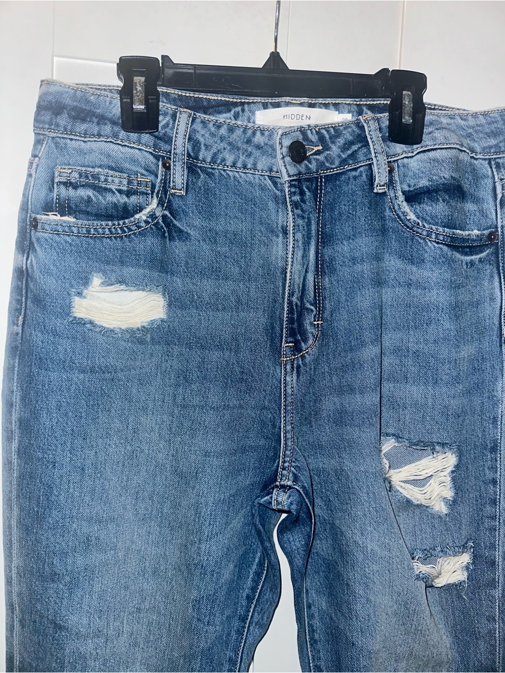 Hidden High Rise Distressed Straight Jeans $122 MSRP - Picture 3 of 6
